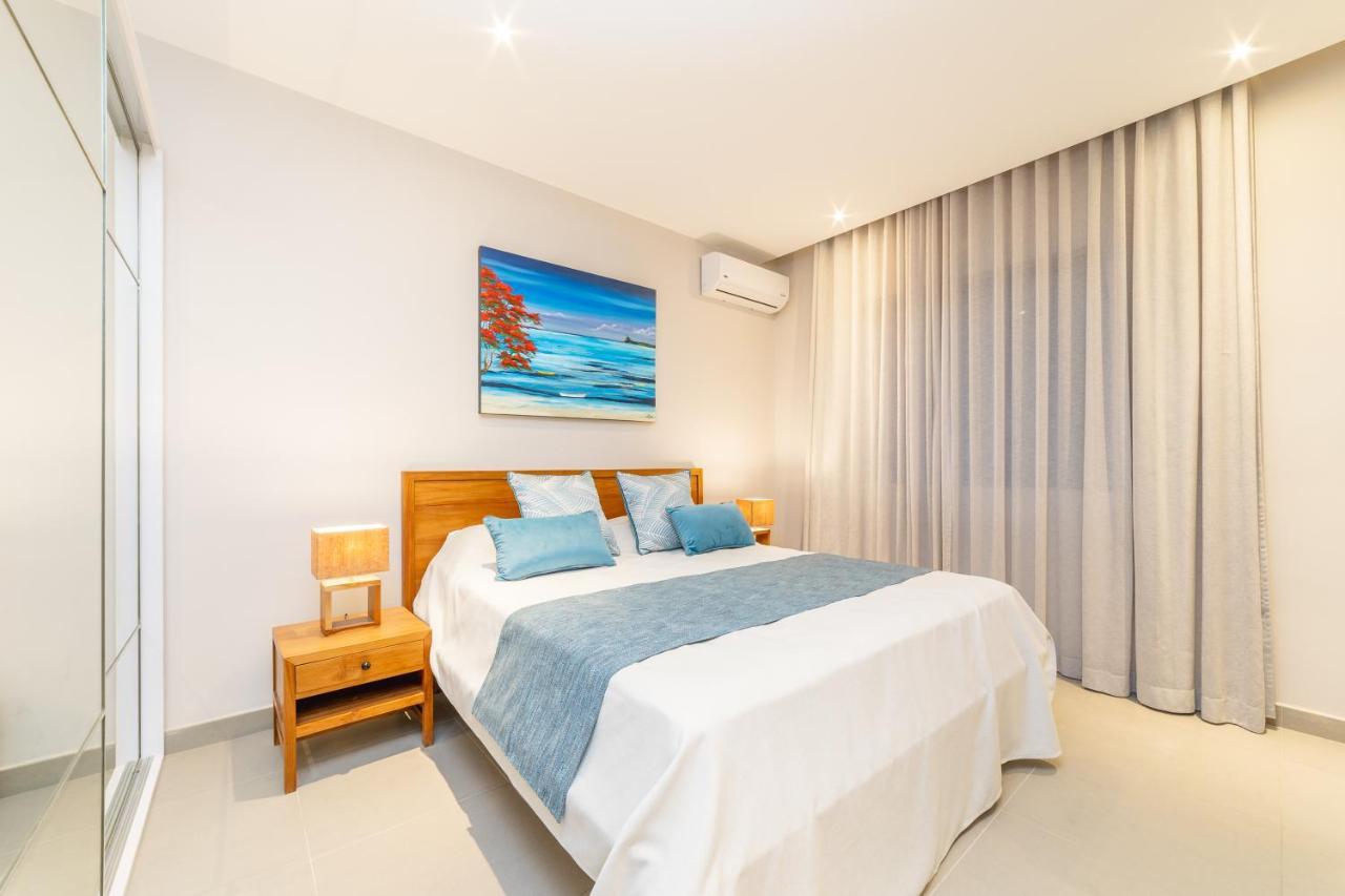 Penthouse 13 - One Bay Residence With Private Rooftop Terrace And Dip In Pool Pereybere Beach Exterior foto