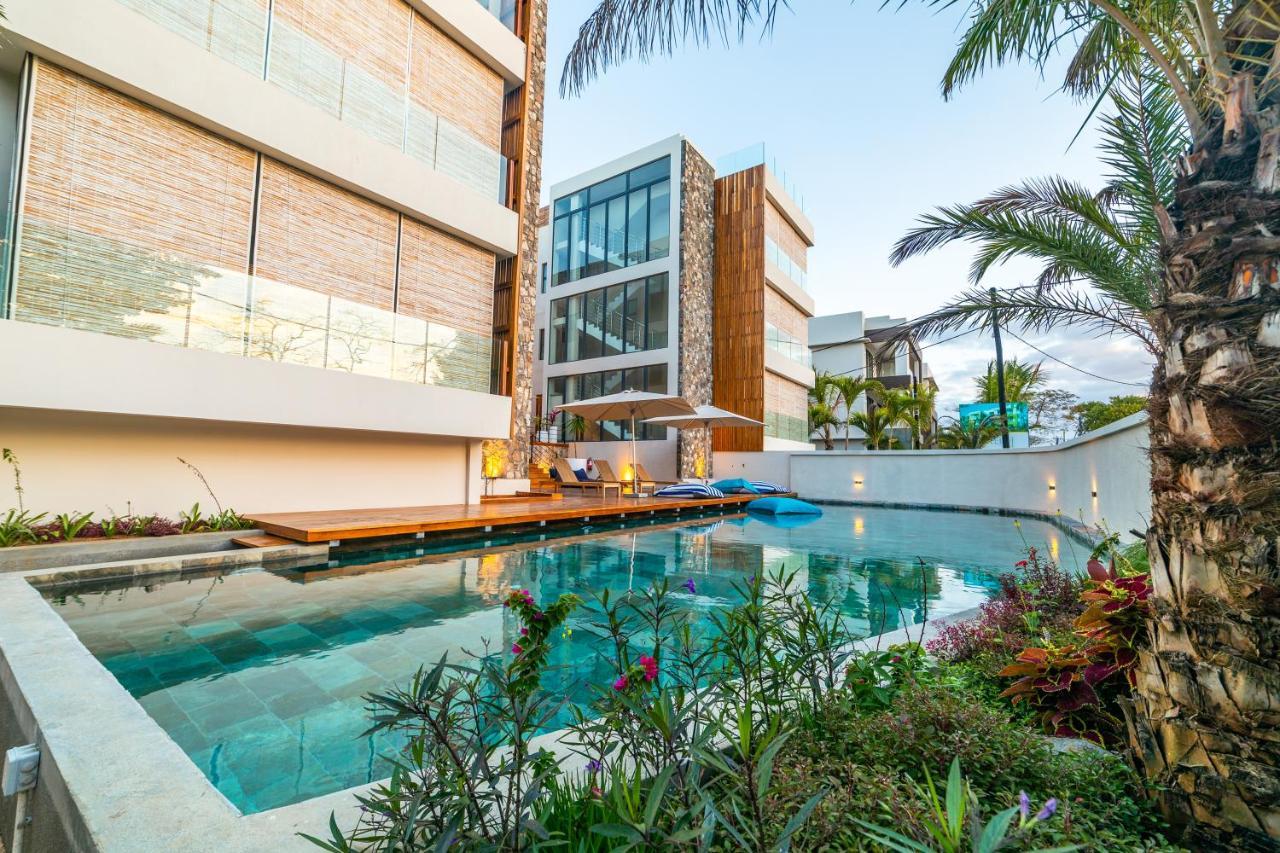 Penthouse 13 - One Bay Residence With Private Rooftop Terrace And Dip In Pool Pereybere Beach Exterior foto