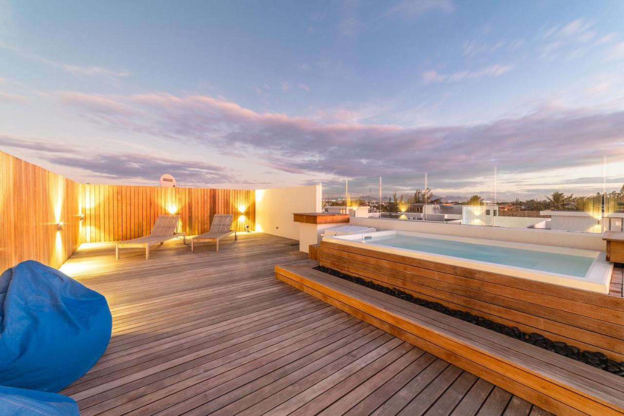 Penthouse 13 - One Bay Residence With Private Rooftop Terrace And Dip In Pool Pereybere Beach Exterior foto