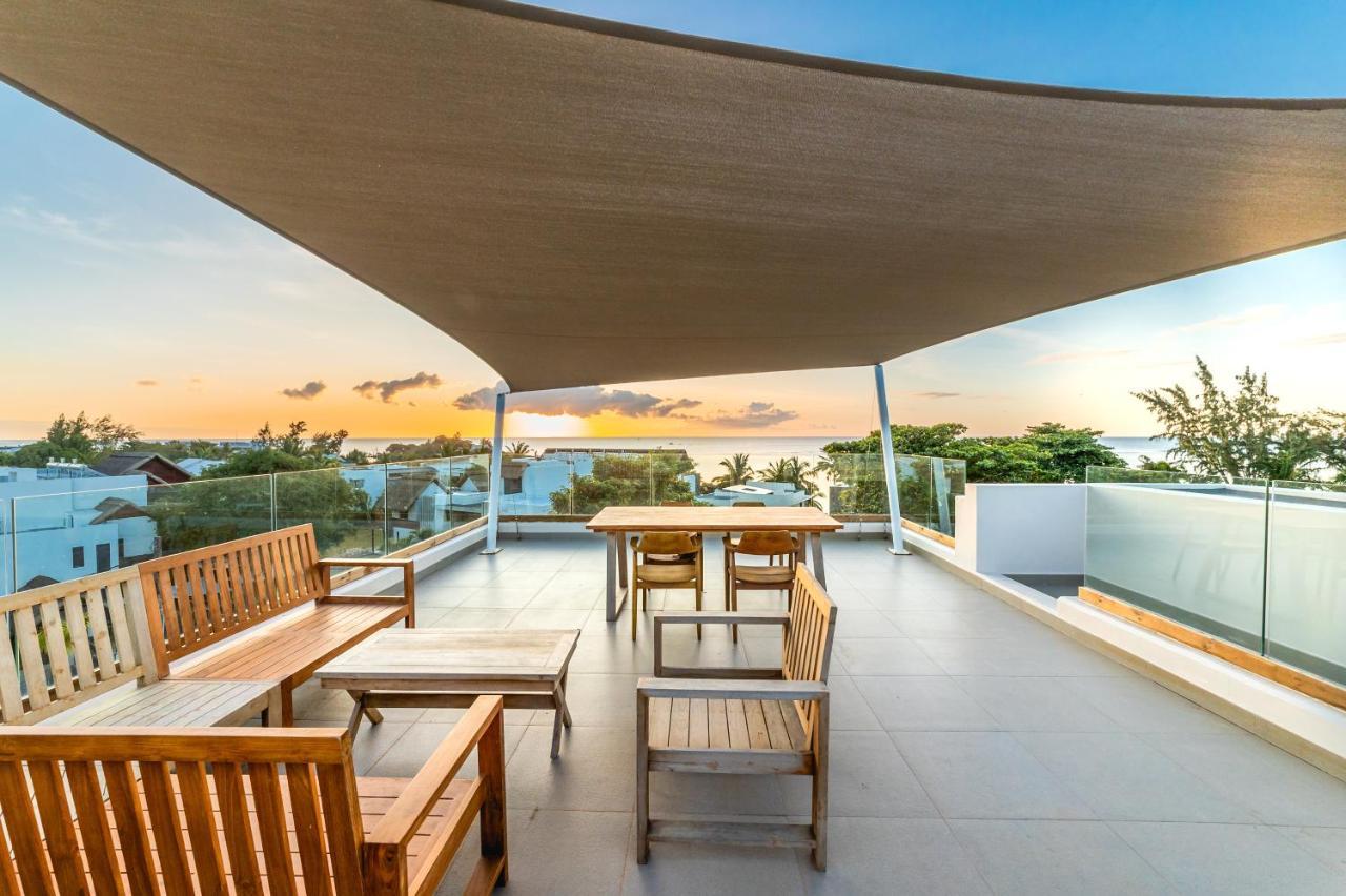 Penthouse 13 - One Bay Residence With Private Rooftop Terrace And Dip In Pool Pereybere Beach Exterior foto