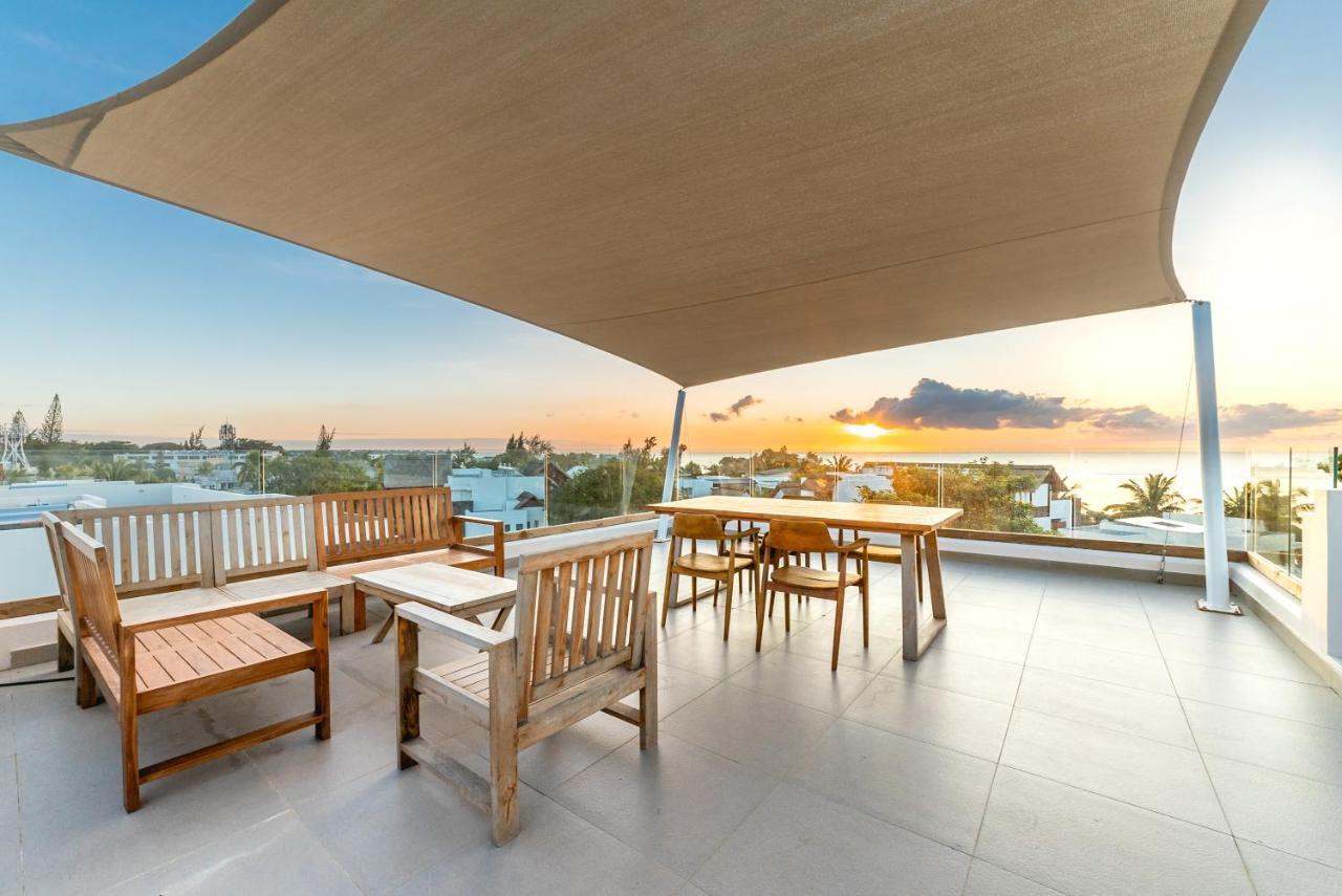 Penthouse 13 - One Bay Residence With Private Rooftop Terrace And Dip In Pool Pereybere Beach Exterior foto