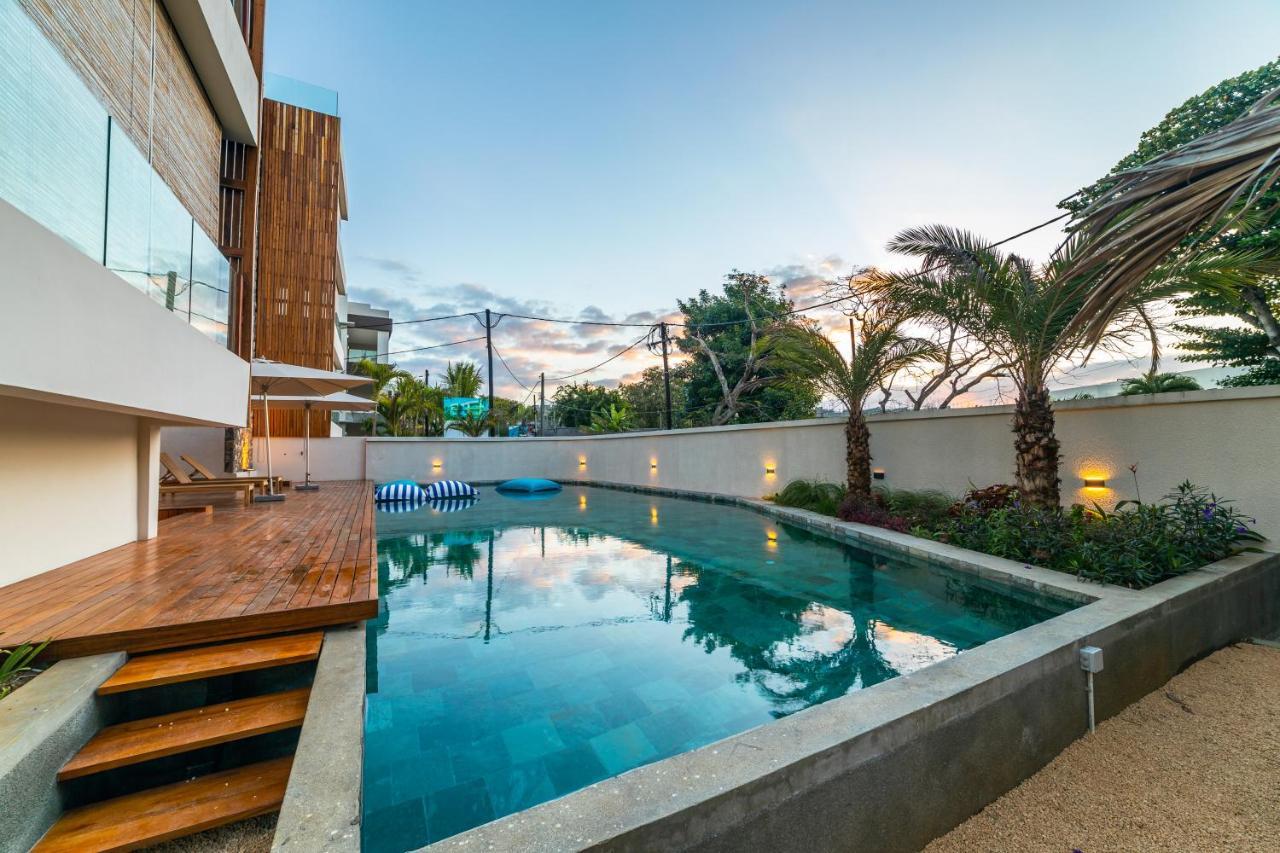 Penthouse 13 - One Bay Residence With Private Rooftop Terrace And Dip In Pool Pereybere Beach Exterior foto