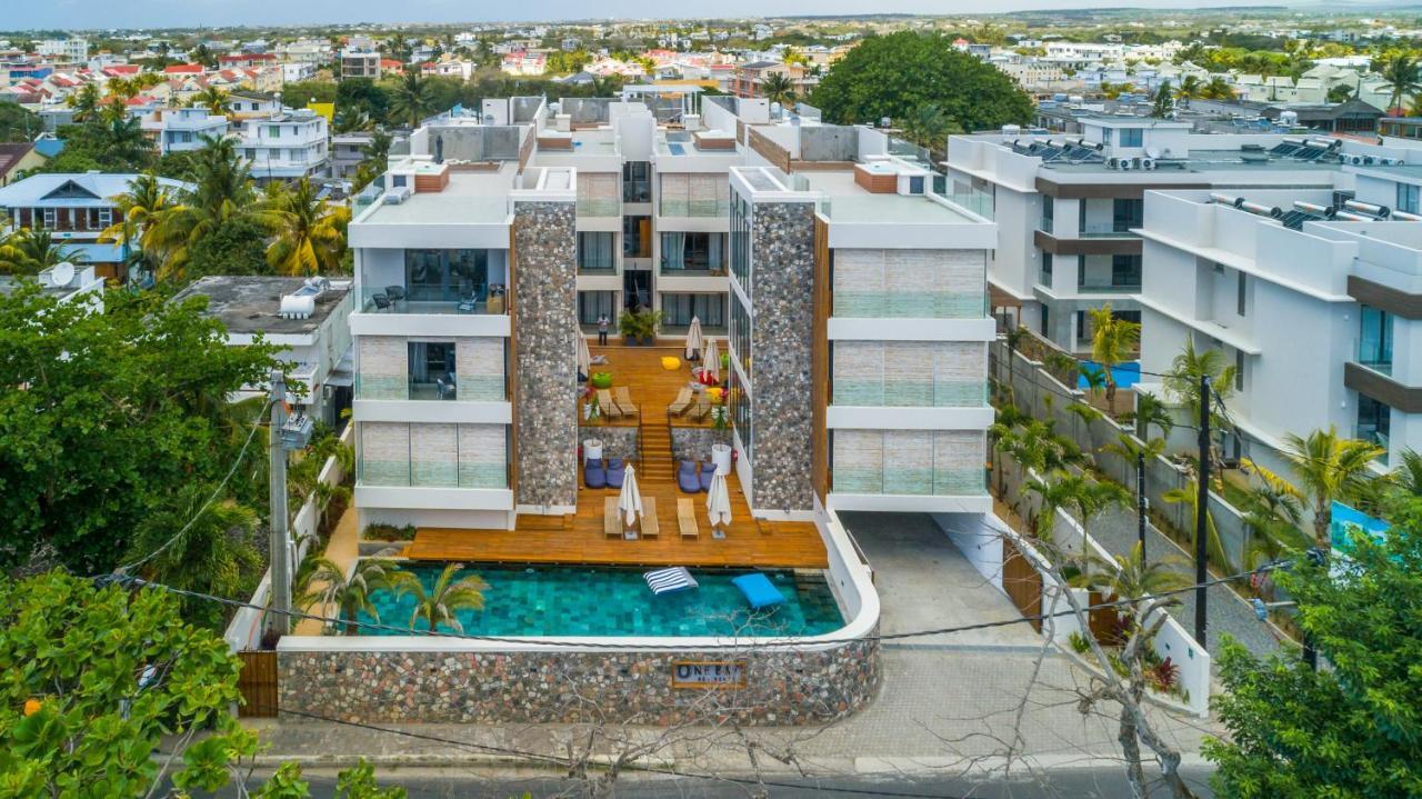 Penthouse 13 - One Bay Residence With Private Rooftop Terrace And Dip In Pool Pereybere Beach Exterior foto