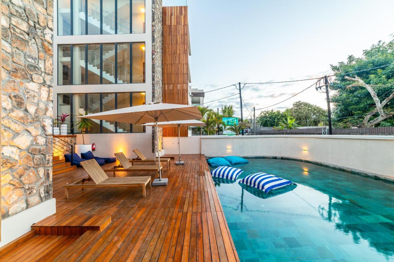 Penthouse 13 - One Bay Residence With Private Rooftop Terrace And Dip In Pool Pereybere Beach Exterior foto